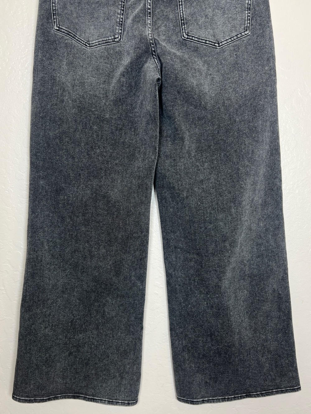 QUINCE Women’s Size 32 X 30 Greyed Out Bella Stretch High-Rise Wide Leg Jeans - Picture 10 of 14